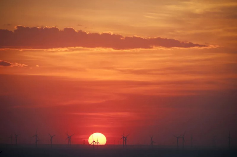 風(fēng)場(chǎng)落日?qǐng)A、浙江運(yùn)達(dá)風(fēng)電股份有限公司、徐 寧