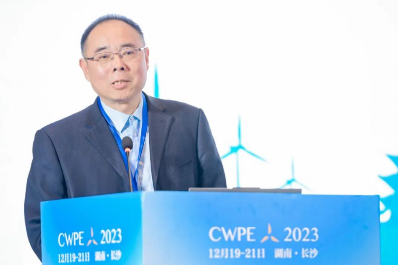 中國電器工業(yè)協(xié)會副會長/中國電器工業(yè)協(xié)會風力發(fā)電設備分會理事長，金風科技股份有限公司業(yè)務副總裁兼中南大區(qū)總裁劉萬平發(fā)表《練內功、求增值、渡難關，迎接風電高質量發(fā)展的美好明天》演講